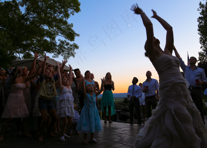 树,工艺品,园林景观,卡通动漫人物,情侣,谁是下一个？ [探索07/14/13]