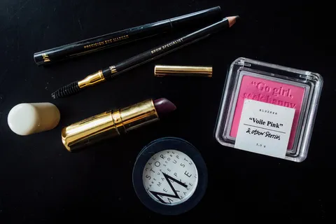钢笔,圆珠笔,化妆笔,打火机,采血笔,哑剧和女星化妆-1