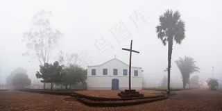 雾中的查帕达-内瓦亚查帕达