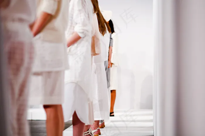 服装,美女,浴袍,裙子,女孩,Aveda™幕后花絮– Steven Alan SS14 NYFW – 2014年春夏纽约奔驰时装周– #MBFW #NYFW – 2013年9月10日–主流通过Aveda Corporation发行的创用CC（cc）照片