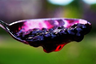 地质岩石土壤,吸顶灯,台灯,工艺品,吊坠,果酱。在勺子上。