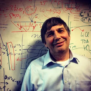 人物特写,评话,美女,女孩,安德烈·吉姆教授