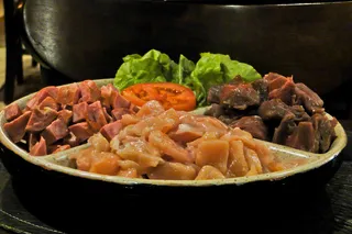 Restaurante Santa Truta（Santo Antonio do Pinhal）-卡恩，萨拉米，鸡蛋花沙拉/肉，萨拉米香肠，鸡肉和沙拉