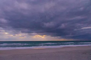2015年2月21日-黑暗的早晨，在海滩上，01