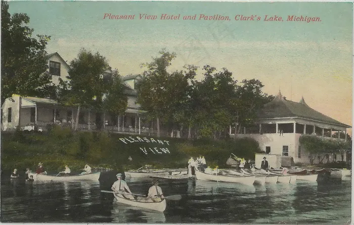 西南克拉克湖杰克逊湖，密西西比州，约1910年，夏季假期记忆和独木舟乐趣在愉悦景观酒店及游戏和舞蹈活动展馆摄影师未知邮戳