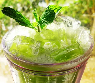 饮料/饮品,柠檬,杯子,鸡尾酒,生菜,黄瓜柠檬薄荷冷却器