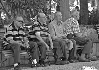 黑白照片,人物特写,军人/警察,钢笔画,中英街,享受退休