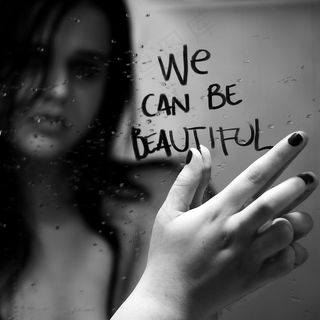 人物特写,手,手指,文字图片,美女,镜子