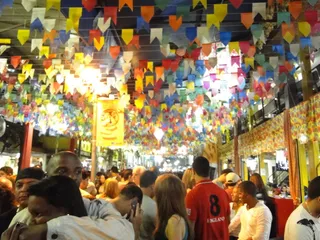 街道,步行街,庙会,夜景照明,自贡灯会,节日克里斯蒂娜·费拉·德·圣克里斯托瓦