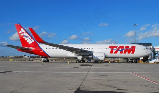 机场,飞机,航空公司,民航,轿车,希思罗机场的PT-MSS