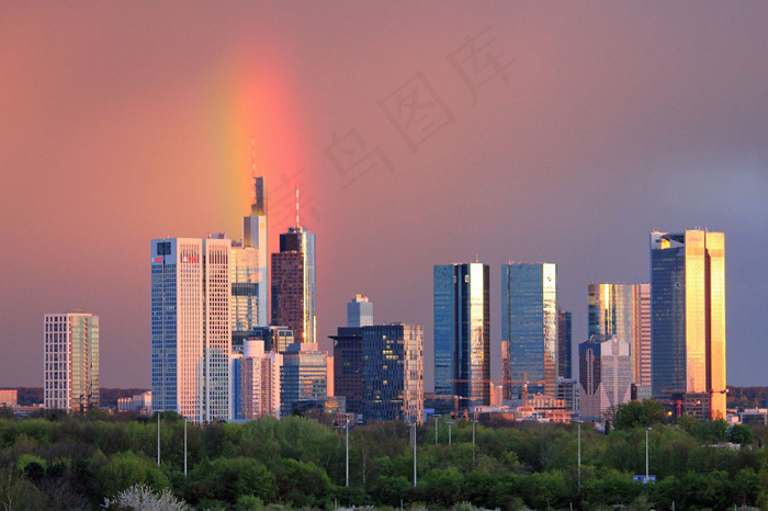 Regenbogenüberder Frankfurter天际线
