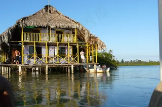 传统建筑,居民楼,街道,民居,天空,Bocas del Toro-*