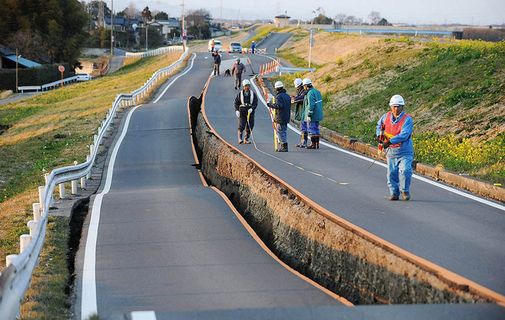 公路,高速路,城市街道,护栏,城楼,日本地震