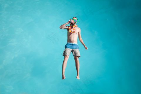 德里克·伍德独自一人