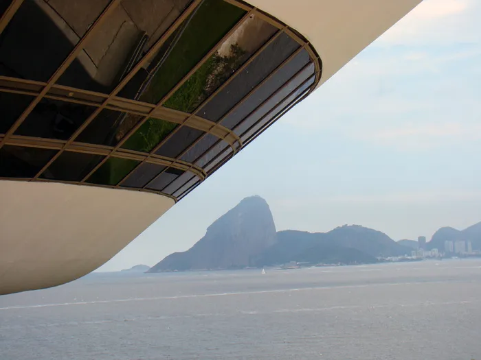 山峦,轿车,剧院/博物馆/礼堂,天空,峡谷,尼泰罗伊当代艺术博物馆