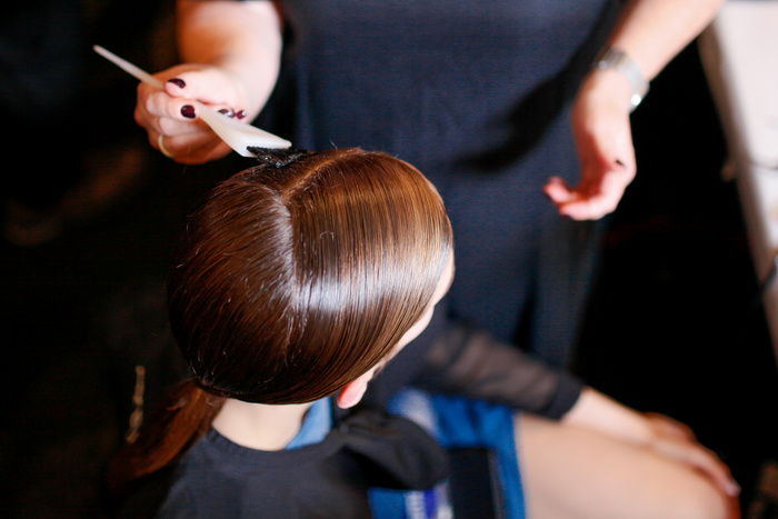 Aveda™的幕后花絮– Osklen SS14 –纽约梅赛德斯·奔驰时装周2014年春夏– #MBFW #NYFW – 2013年9月17日–主流通过Aveda Corporation发布的创用CC（cc）照片
