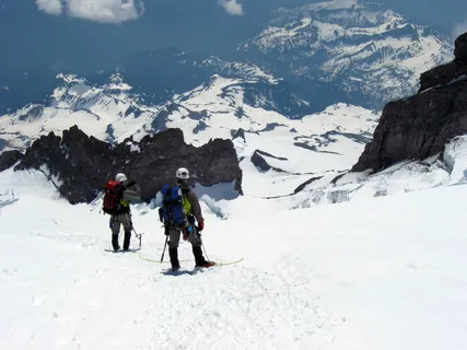 爬雪山,图画,卡通动漫人物,工笔画,合照,俯视卡达弗峡