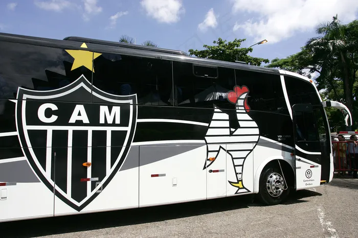 轿车,巴士,摩托车,自行车,火车,Entrega doÔnibusdo Galo-19/01/2010