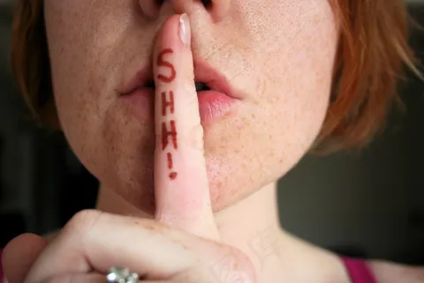 荨麻疹,人物特写,疤痕疙瘩,手,带状疱疹,7月31日