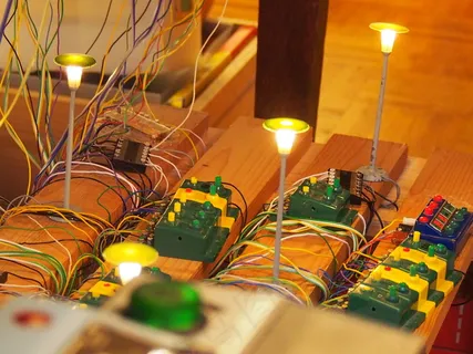 电路板,台灯,卡通动漫人物,玩具,盆栽植物,电子手册