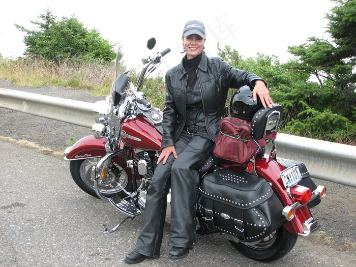 卡罗尔和她的摩托车