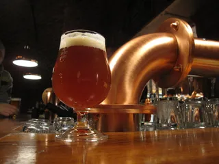 邪恶的双莫洛托夫鸡尾酒