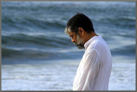 不仅没有噪音，当一个合理的人从噪音中撤出以在他的内在庇护所中寻求和平与秩序时，“真正的沉默”就开始了。 -Peter Minnard（沙滩系列5/5）