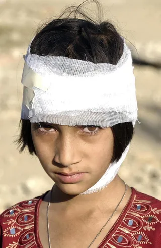 硬衬布,沙滩帽,手编帽,硬草帽,巴基斯坦地震受伤的受害者