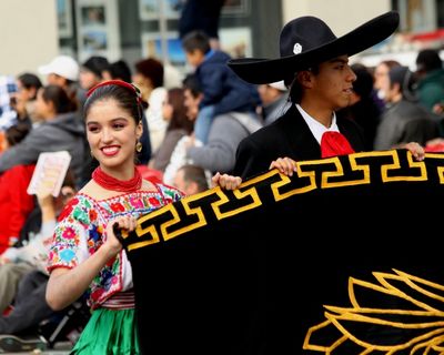 阿吉卢乔斯游行乐队