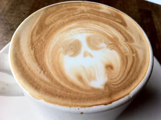 咖啡,拉花,碗,面条,盘子,美味的？
