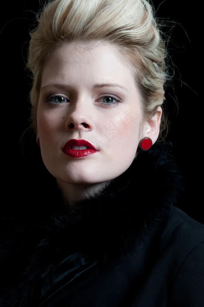 迪翁·十月卢卡斯四世，2012年2月