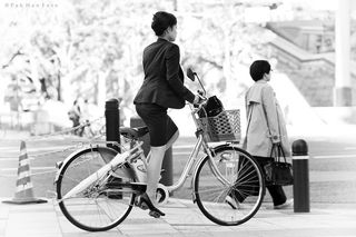 自行车,折叠自行车,三轮车,人力车,婚礼,骑上班的女商人