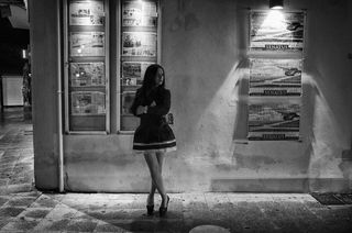 报刊亭,商店商场,电话亭,人物特写,巷道,约会之夜