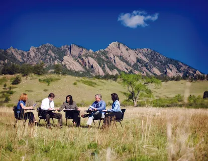 外面的办公室会议