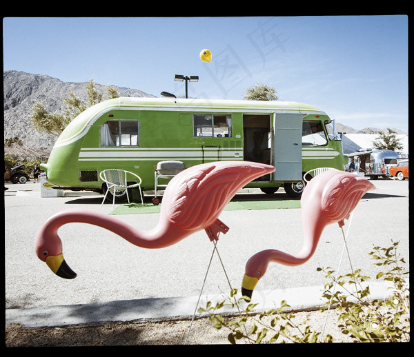 卡通动漫人物,红鹳,屏幕截图,白鹤,电视屏幕,modernism_week_bluesteel_airstream_Photobooth_37