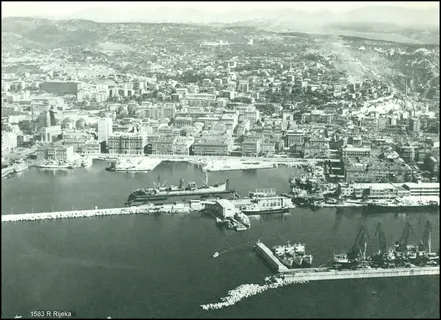 军舰,钢笔画,黑白照片,坦克装甲车,,力耶卡1583 R力耶卡卢卡Skenirano iz prospekta〜1958。