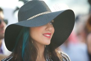 沙滩帽,美女,帽子,头发,草帽,美洲虎风格赌注| 2014年迪拜世界杯