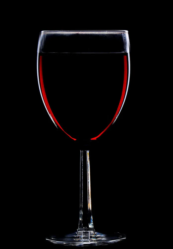 酒杯,羽毛球拍,球拍,杯子,网球拍,在黑暗的领域中的红酒