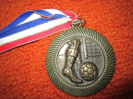 多年来的旧奖项。