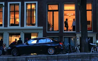 轿车,餐饮场所,沿街店面,设计效果图,建筑,谈生意