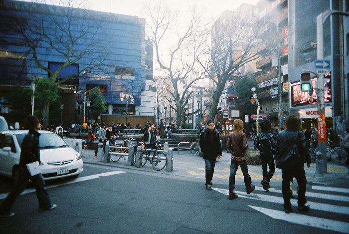 城市街道,巷道,步行街,街道,人行横道线,三角公园/ Triangle Park