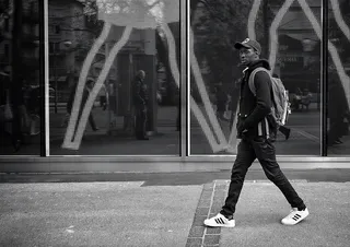 人物活动,街道,美女,女孩,屏幕截图,阿迪达斯