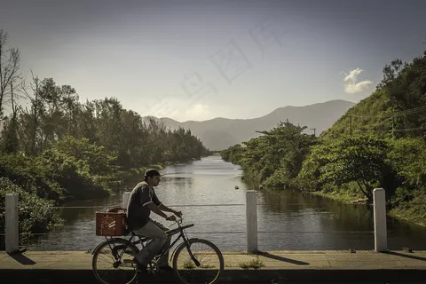 街道,树,摩托车,自行车,天空,在桥上