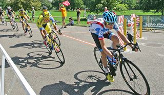 自行车,自行车赛,运动自行车,铁人三项,摩托车,汤姆·丹尼尔森（Tom Danielson）在城市公园的一个狭窄角落。 2014职业自行车挑战赛-詹斯·沃伊特（Jens Voigt）的最后一场比赛