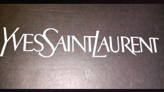 我的@Influenster @YSL @YSLBeauty #YSLVoxBox #YSLRougePurCouture Voxbox＃取消装箱！ 。 。 。 。“ Rose Stiletto ”和“ Fuchsia ”中的YSL ROUGE PUR COUTURE LIPSTICKS ...颜色如此大胆，如果没有它，您会感到赤裸！ 。 。 。 。＃Influenster #Voxbox #YS