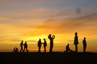 天空,卡通动漫人物,屏幕截图,登山,霞光,拉巴特海滩上的周日日落