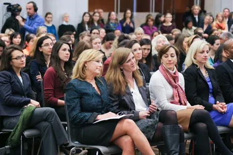 智慧女性，智能电源扬声器系列发布会，Samantha Power大使主持