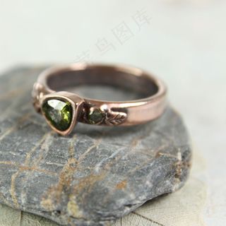 戒指,手提包,包,皮鞋,眼镜,我的第一个万亿石戒指