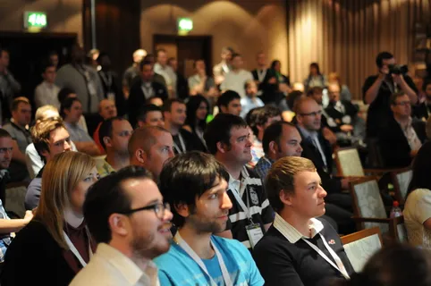 ,管弦乐队,观众席,广播交响乐团,吸顶灯,听众