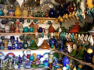 屏幕截图,酥油花,佛堂,沿街店面,街道,摩洛哥购物中心